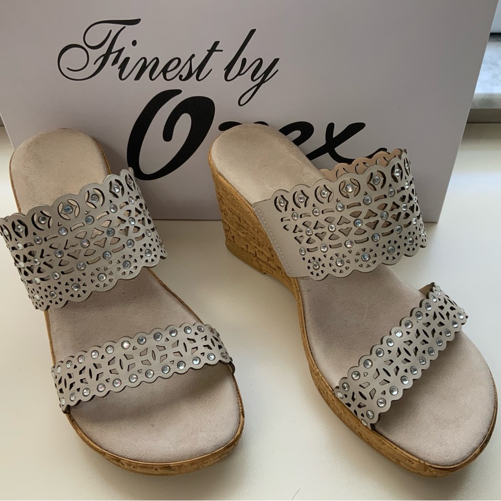 Onex Tan sandals
